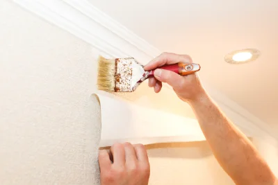 Pose de papier peint à Locarn — revêtements muraux et toiles de verre